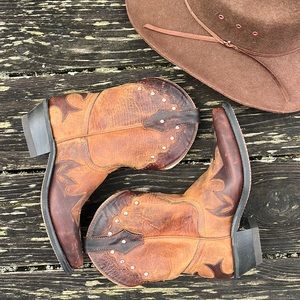 NWT CANADA WEST BROWN SHORT COWBOY BOOTS SZ 51/2 C